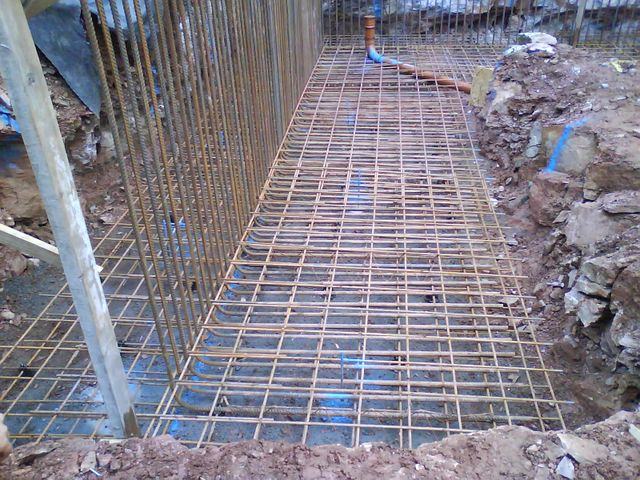Steel reinforcement for a concrete wall